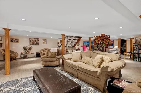 1361 Boxwood Drive E Hewlett Harbor NY 11557