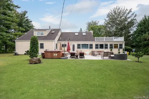 1361 Boxwood Drive E Hewlett Harbor NY 11557