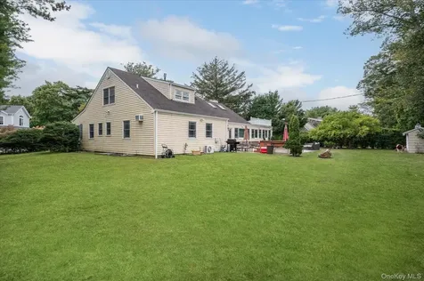 1361 Boxwood Drive E Hewlett Harbor NY 11557