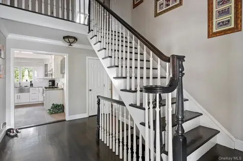 1361 Boxwood Drive E Hewlett Harbor NY 11557
