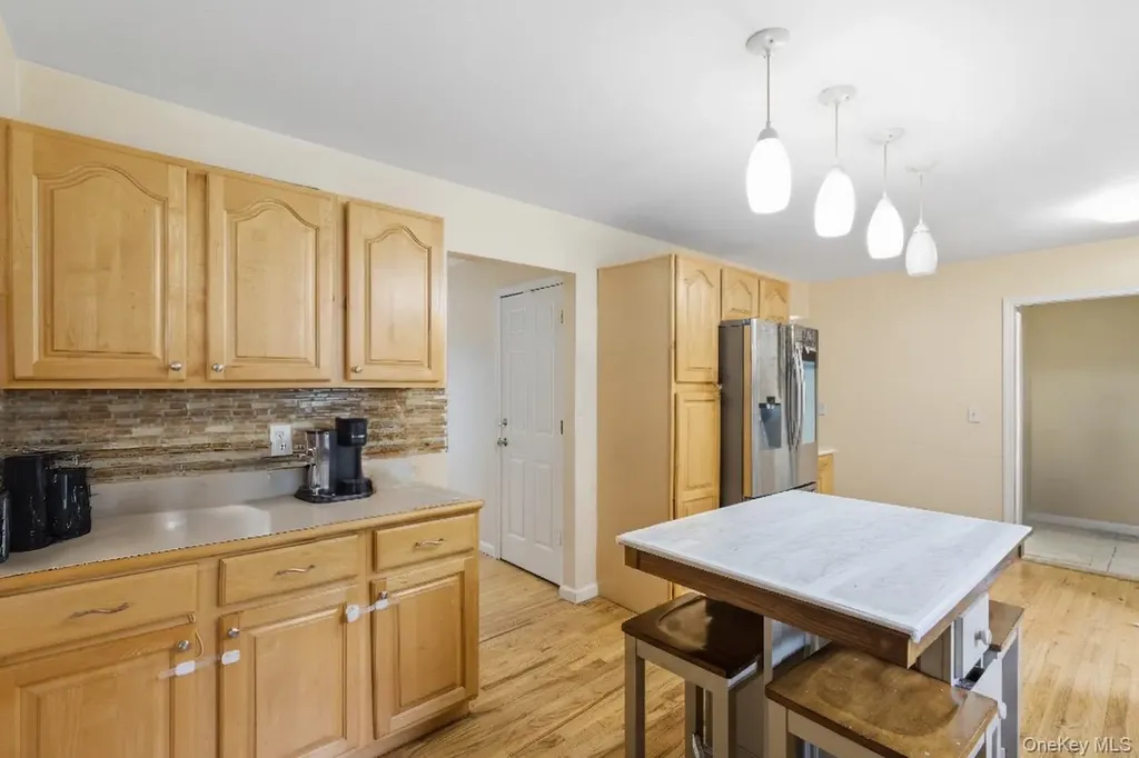 6 13th Street Selden NY 11784