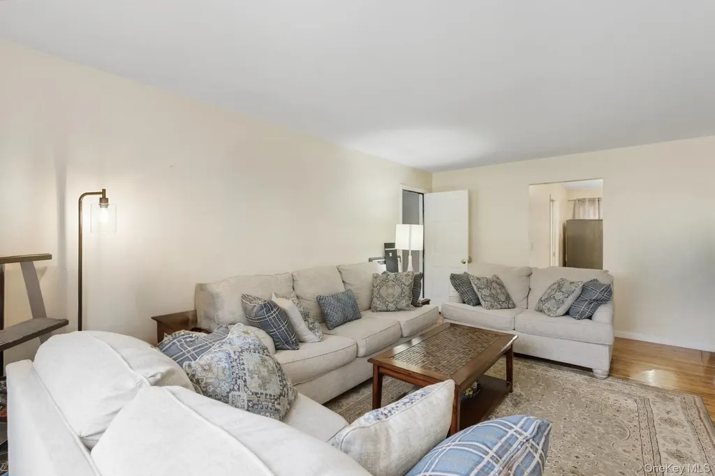 6 13th Street Selden NY 11784