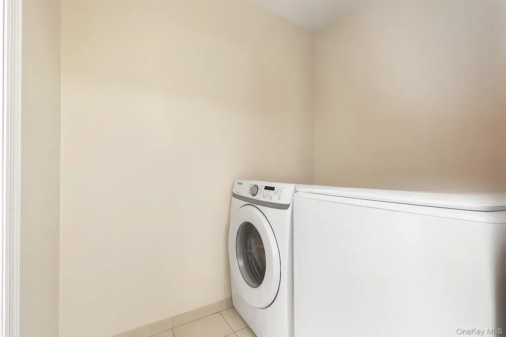 6 13th Street Selden NY 11784