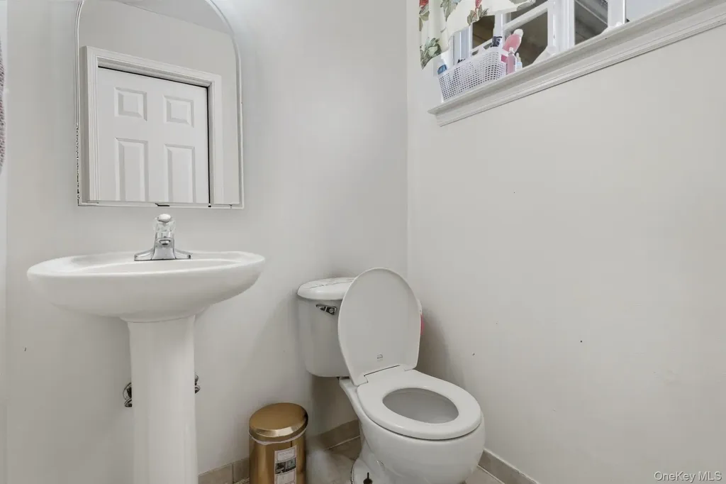 6 13th Street Selden NY 11784