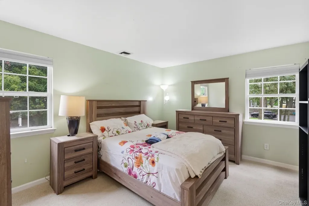 6 13th Street Selden NY 11784