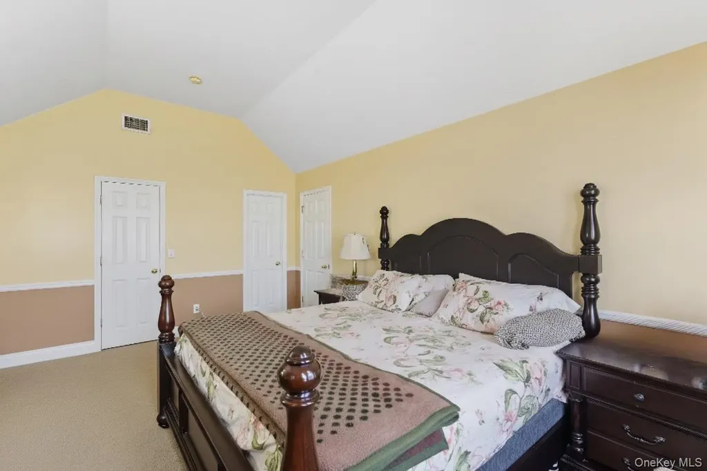 6 13th Street Selden NY 11784