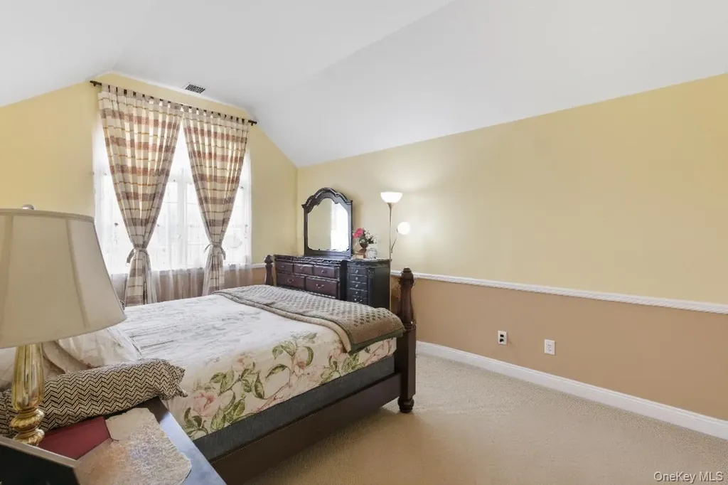 6 13th Street Selden NY 11784