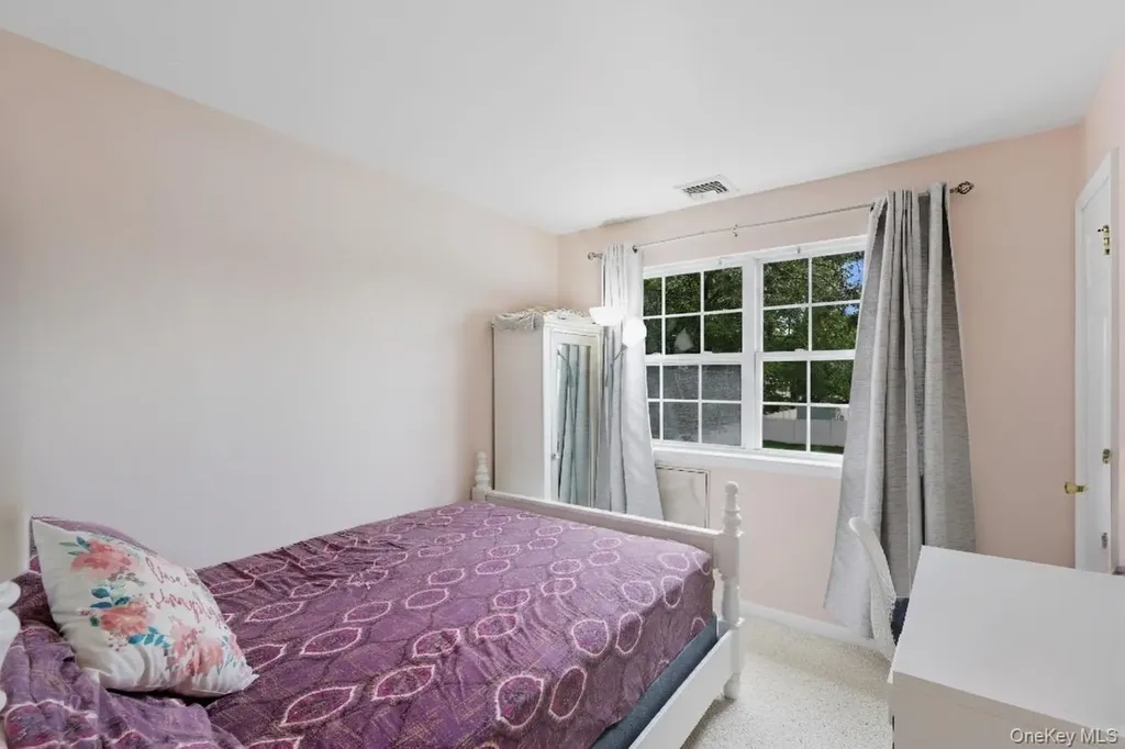 6 13th Street Selden NY 11784