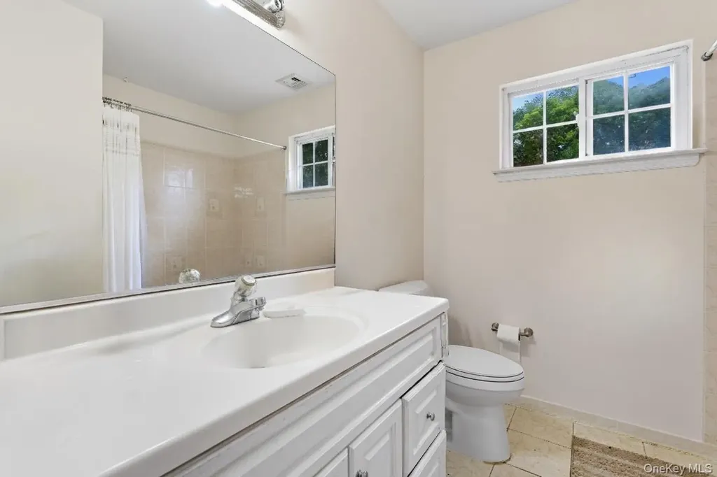 6 13th Street Selden NY 11784