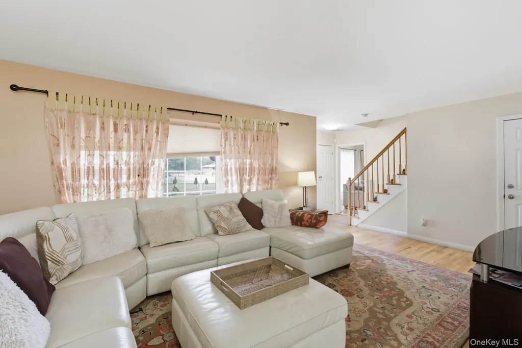 6 13th Street Selden NY 11784