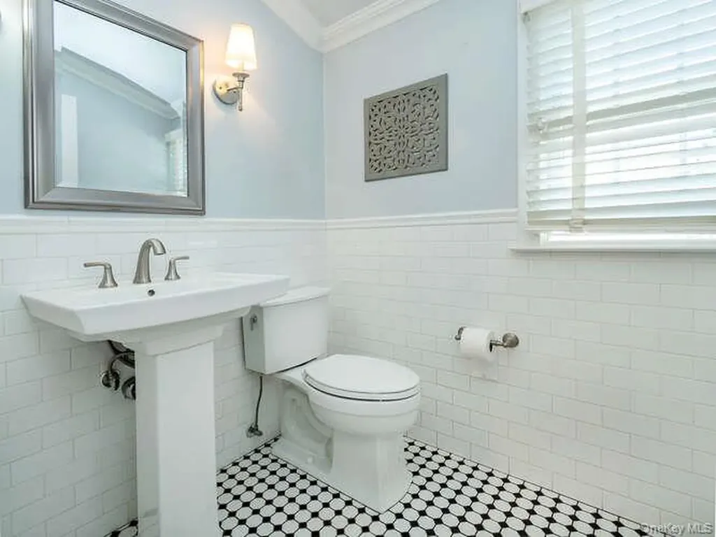 30 Knoll Lane Glen Head NY 11545