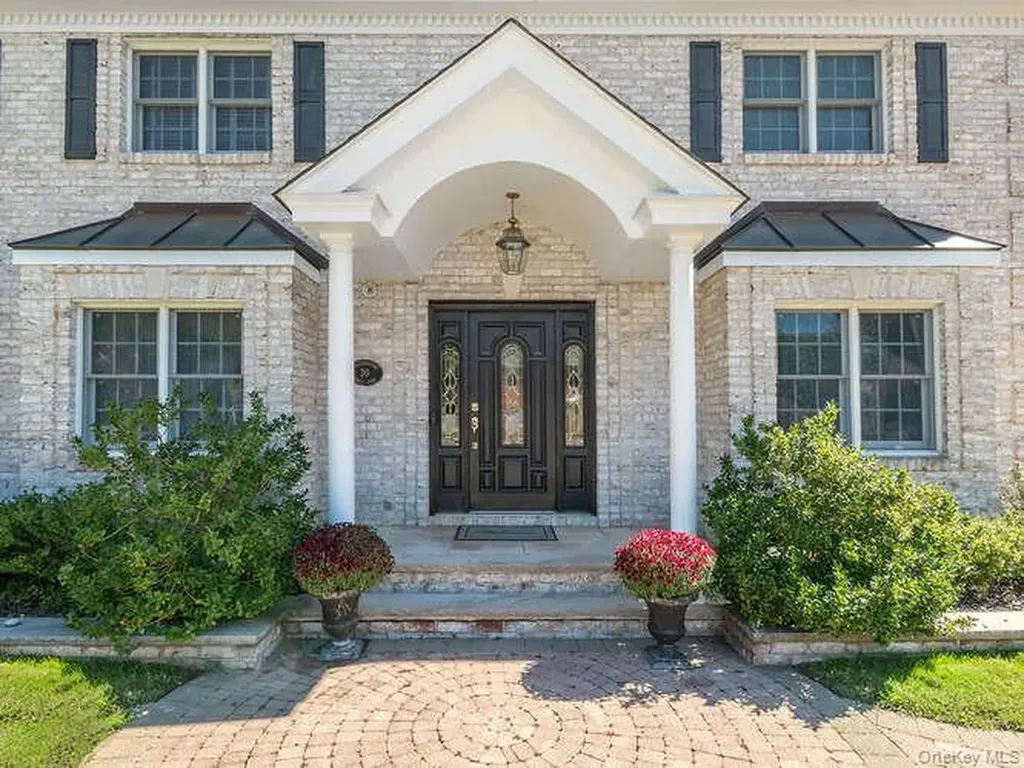 30 Knoll Lane Glen Head NY 11545