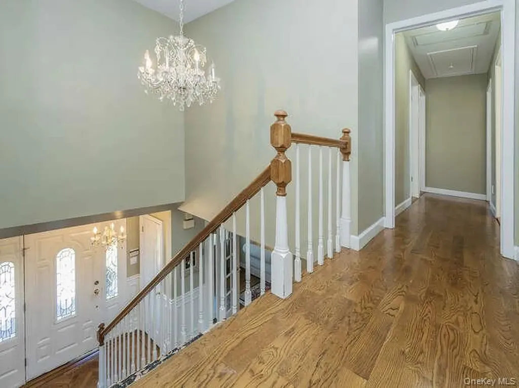 30 Knoll Lane Glen Head NY 11545