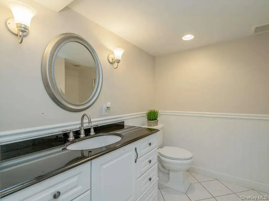 30 Knoll Lane Glen Head NY 11545