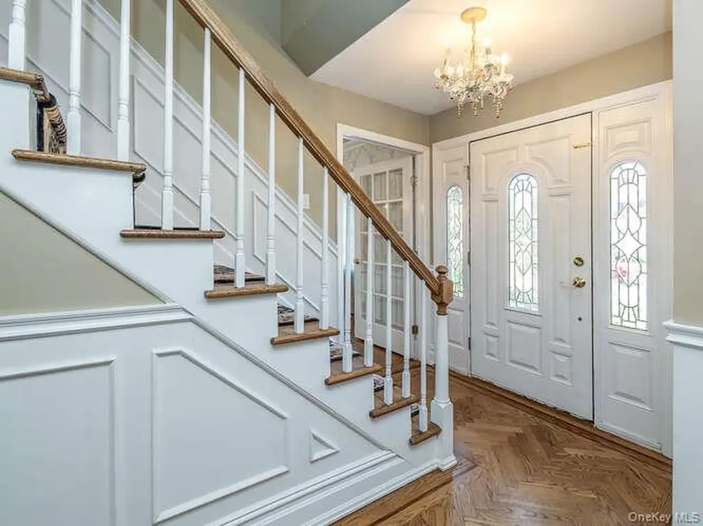 30 Knoll Lane Glen Head NY 11545