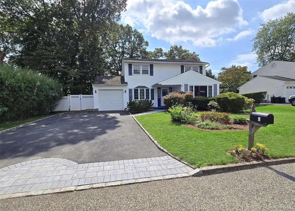 8 Corvette Road Selden NY 11784