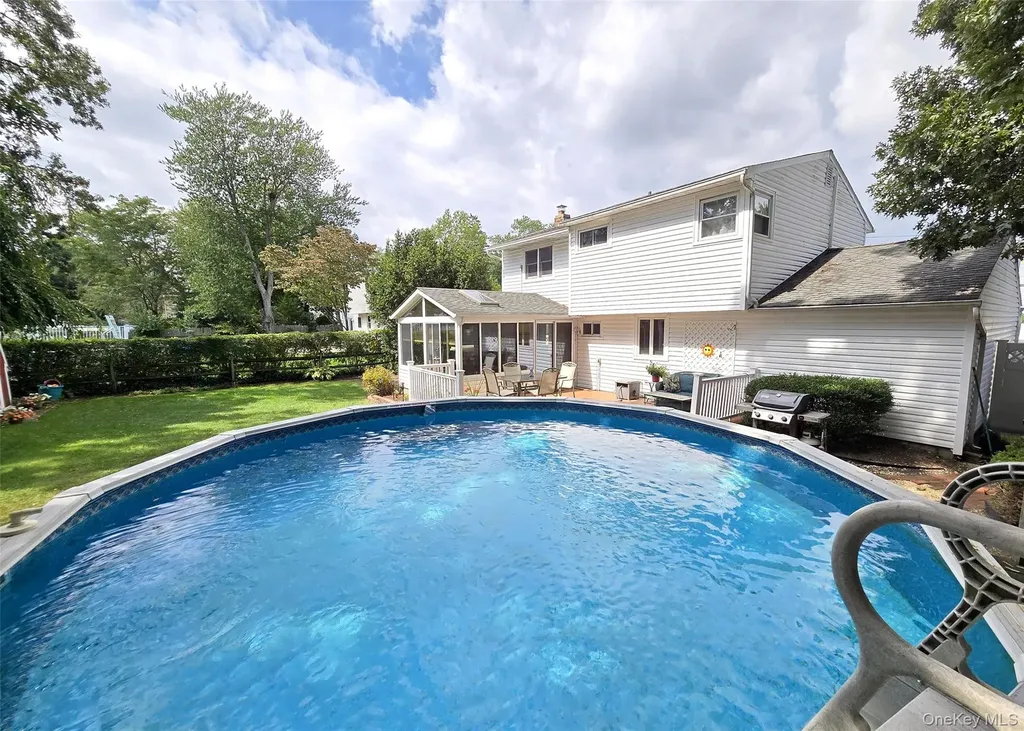 8 Corvette Road Selden NY 11784