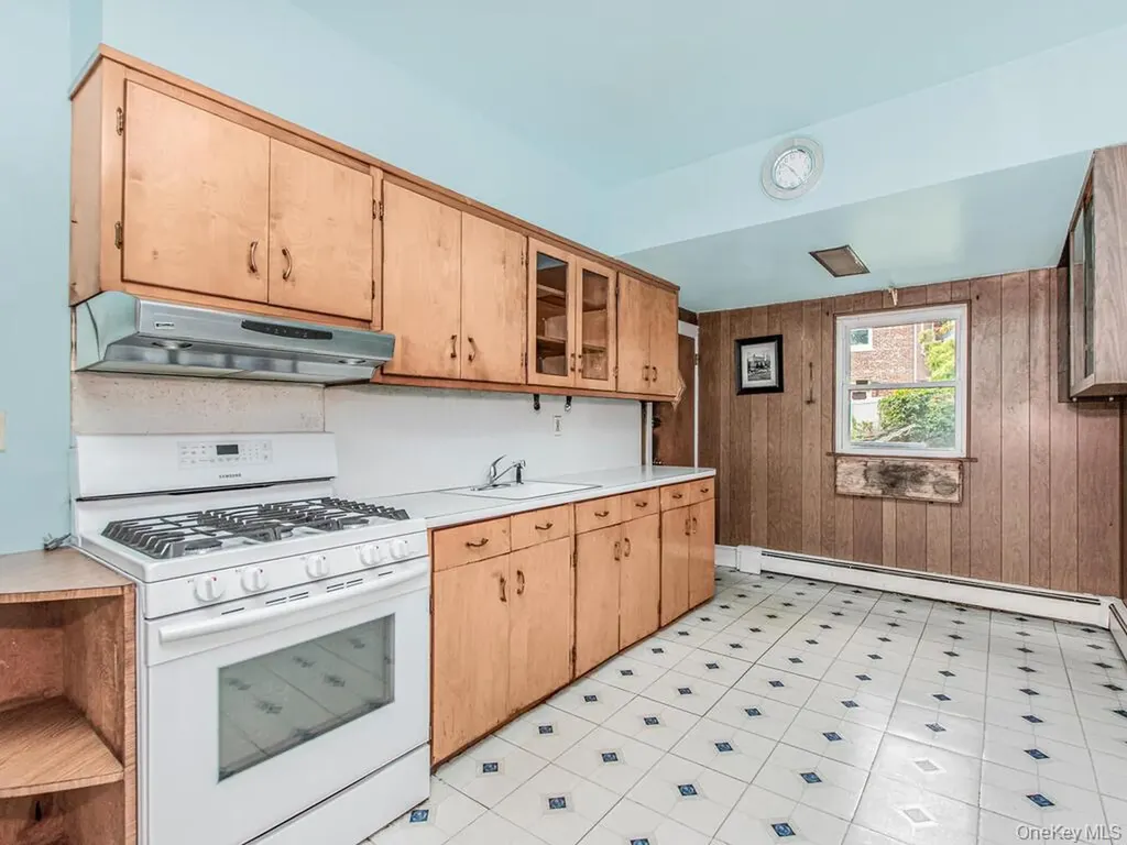 5621 Post Road Bronx NY 10471