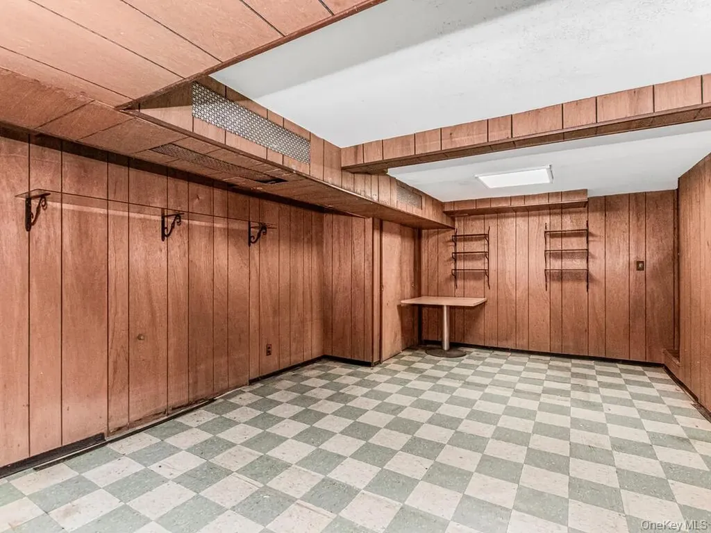 5621 Post Road Bronx NY 10471