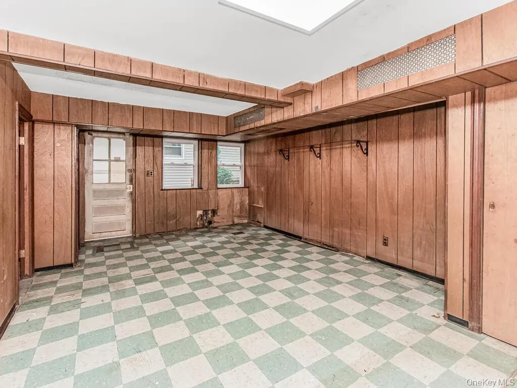 5621 Post Road Bronx NY 10471