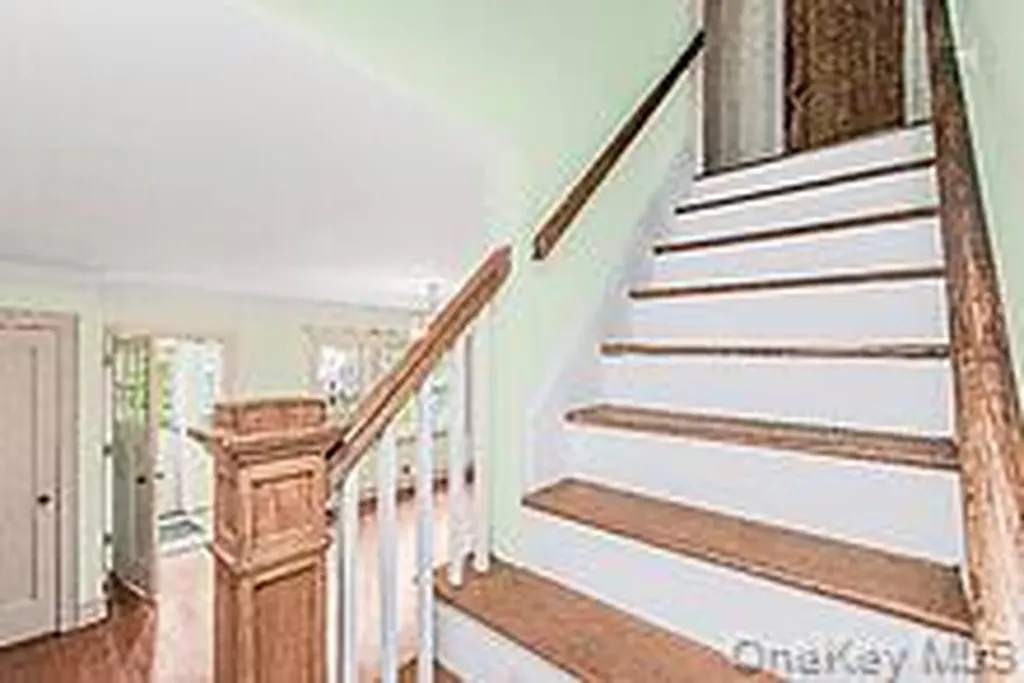 5621 Post Road Bronx NY 10471