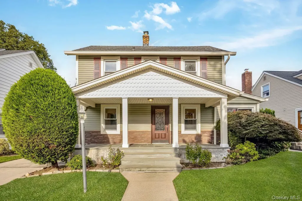 134 Marcellus Road Mineola NY 11501