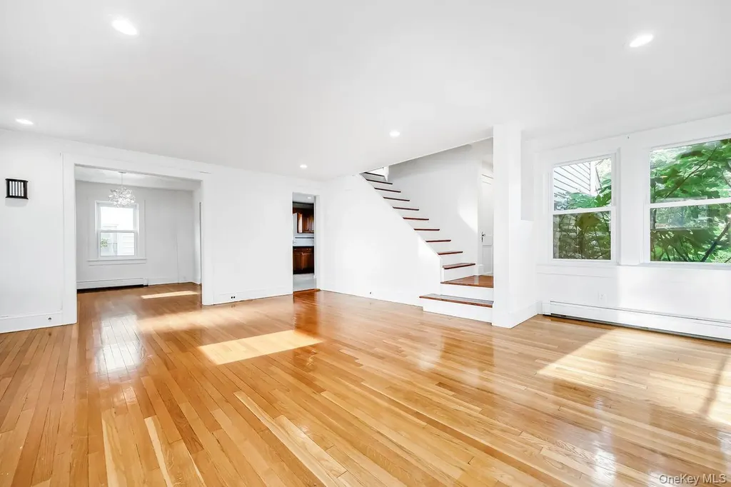 134 Marcellus Road Mineola NY 11501