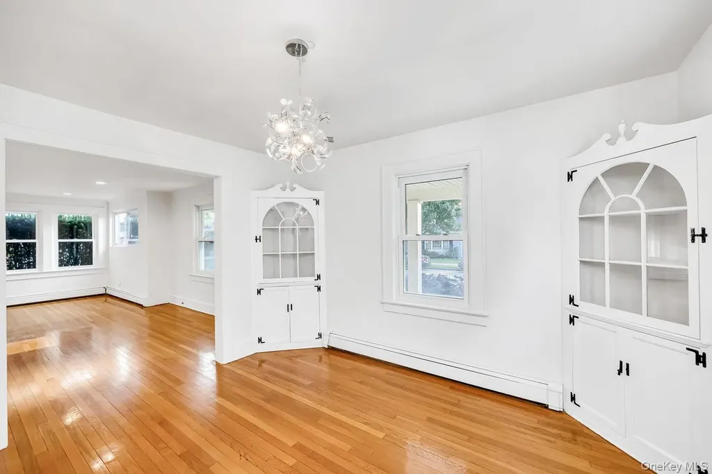 134 Marcellus Road Mineola NY 11501