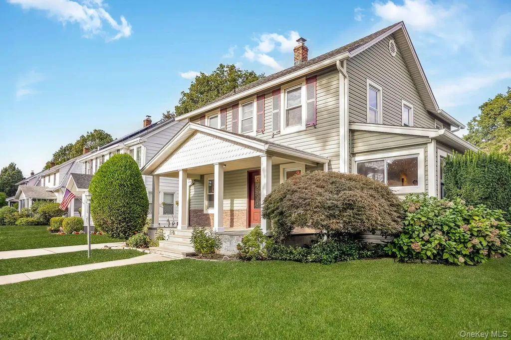 134 Marcellus Road Mineola NY 11501