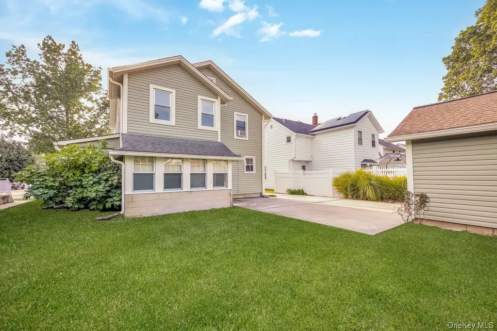 134 Marcellus Road Mineola NY 11501