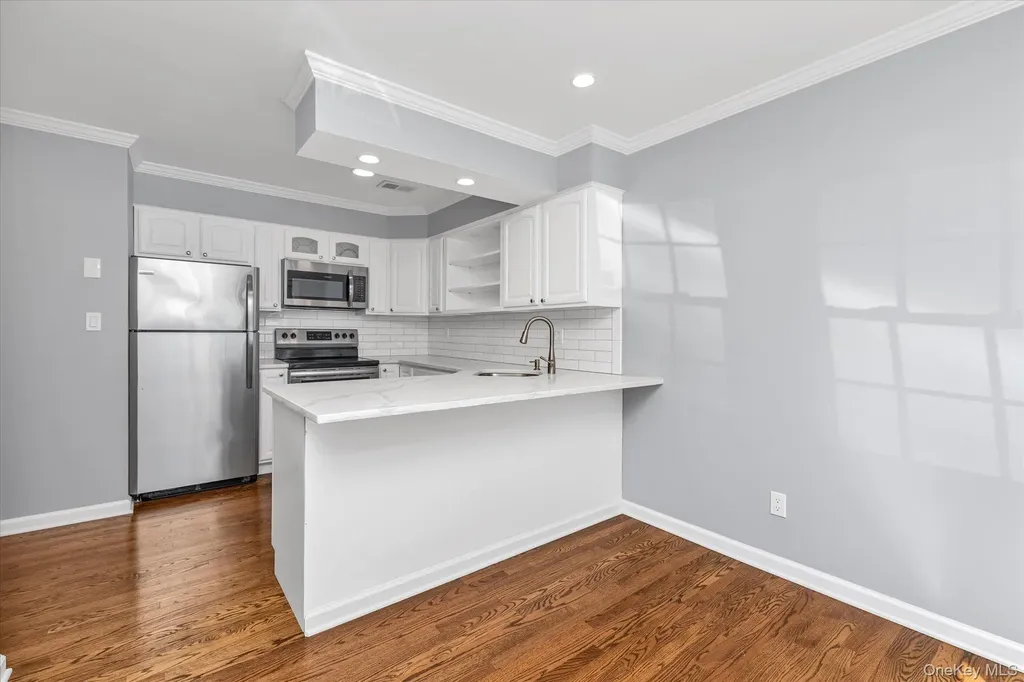 150 Whalers Cove Babylon NY 11702