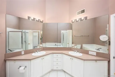 1476 Iroquois Street Shrub Oak NY 10588