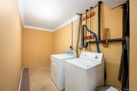 1476 Iroquois Street Shrub Oak NY 10588