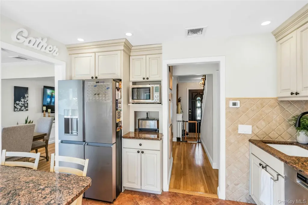30 Rosalie Place Commack NY 11725