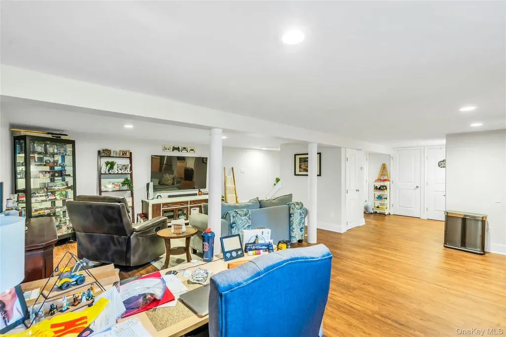 30 Rosalie Place Commack NY 11725
