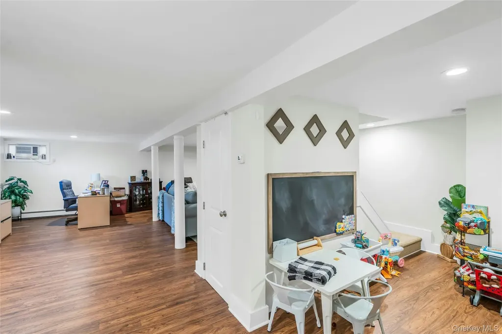 30 Rosalie Place Commack NY 11725