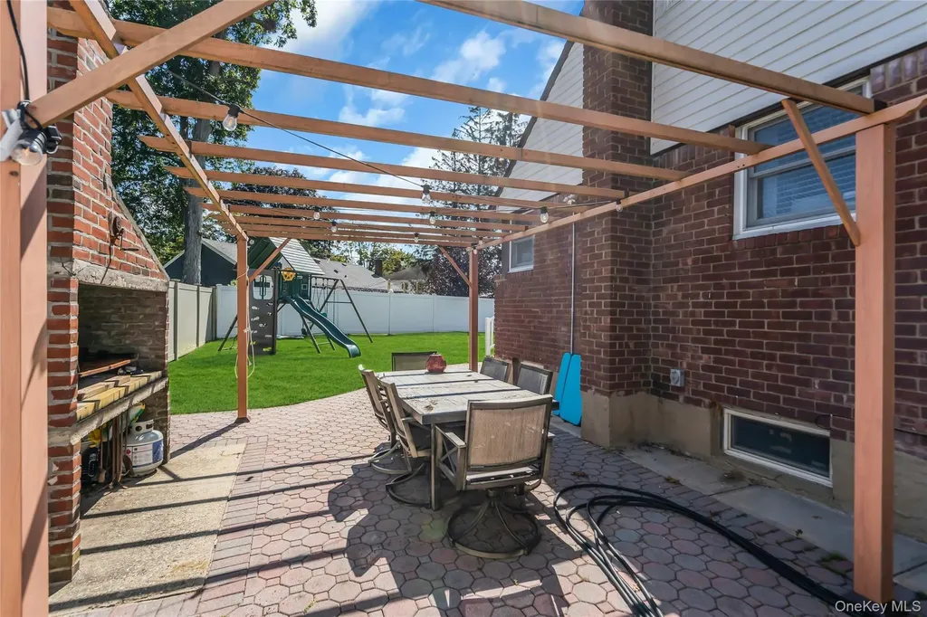 30 Rosalie Place Commack NY 11725