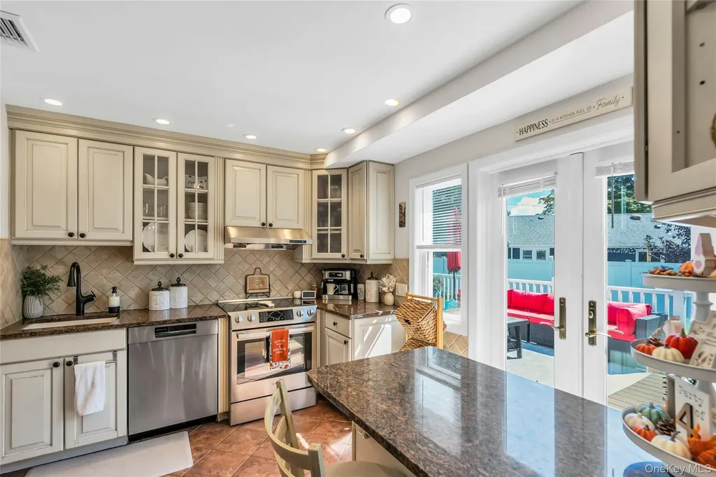 30 Rosalie Place Commack NY 11725