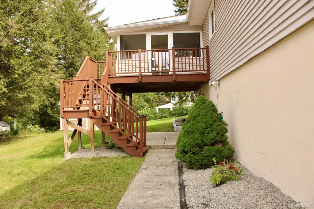 4 Deer Run Court Carmel NY 10512