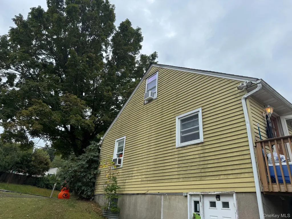 15 Freeland Street Monroe NY 10950