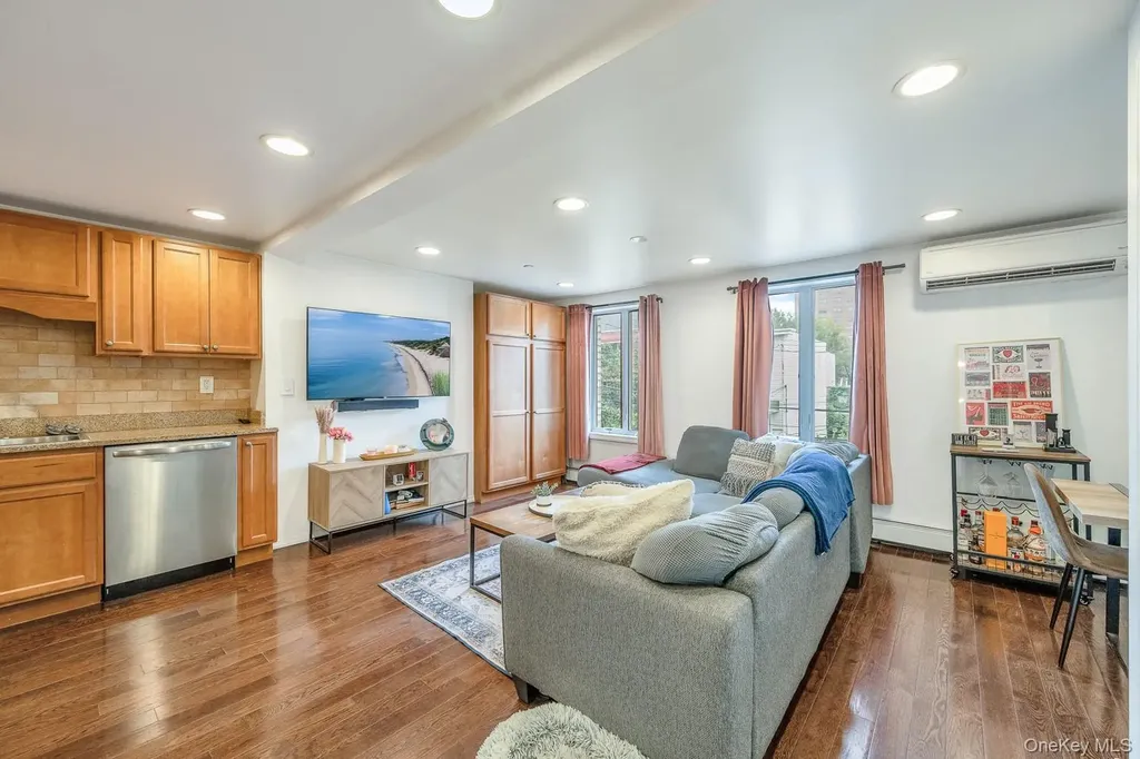 21-05 33rd Avenue Astoria NY 11106