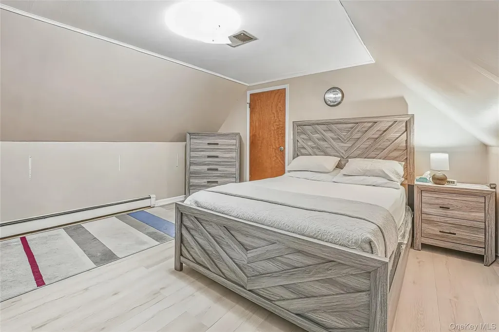 211 Ash Street Valley Stream NY 11580