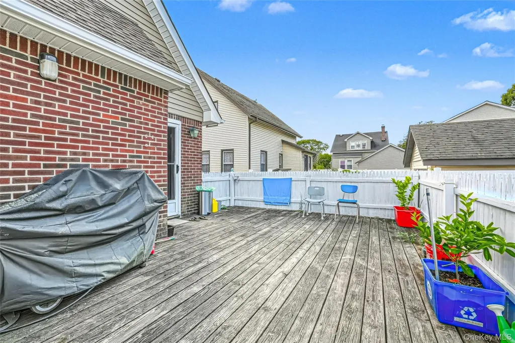 211 Ash Street Valley Stream NY 11580