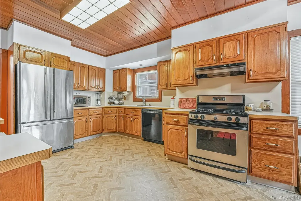 211 Ash Street Valley Stream NY 11580