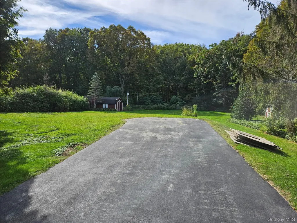 16 Seven Oaks Lane Brewster NY 10509