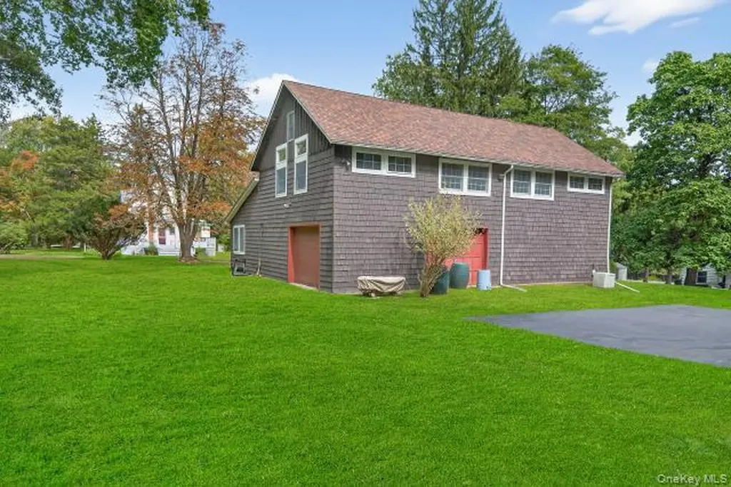 69 Smith Hill Road Airmont NY 10952
