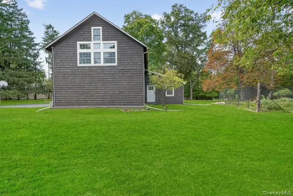 69 Smith Hill Road Airmont NY 10952