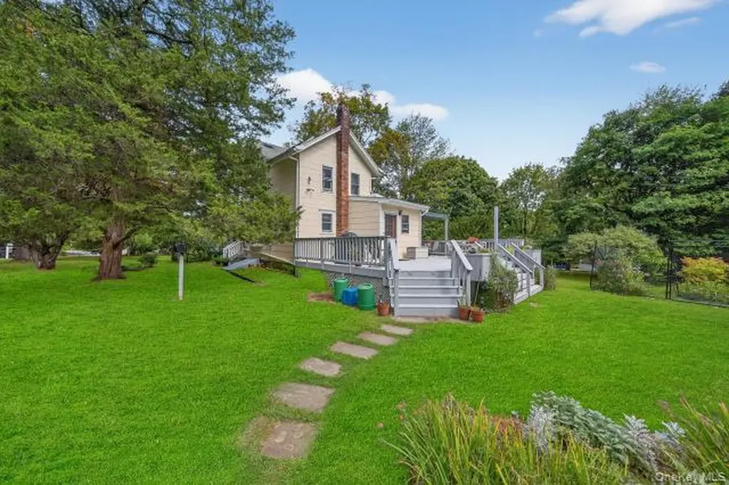 69 Smith Hill Road Airmont NY 10952