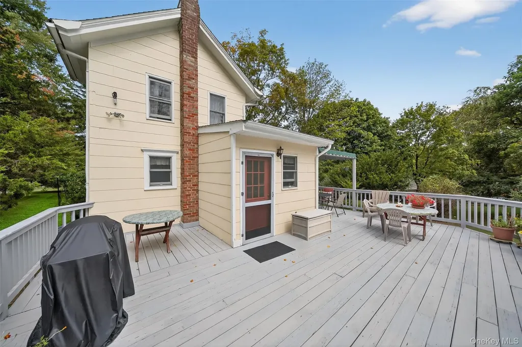 69 Smith Hill Road Airmont NY 10952