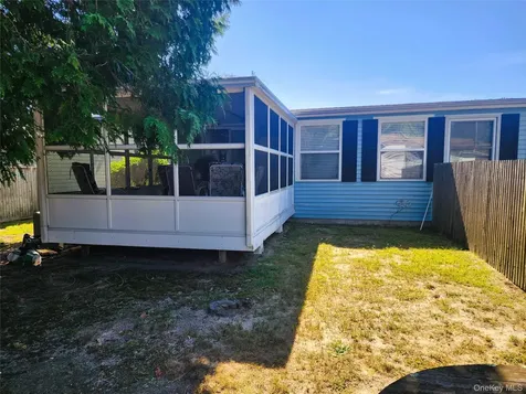 38B Village Circle S Manorville NY 11949